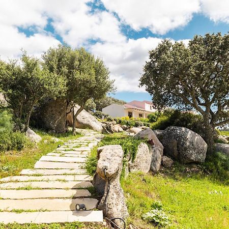 Agriturismo Bed And Breakfast Tanca Taroni Telti ภายนอก รูปภาพ
