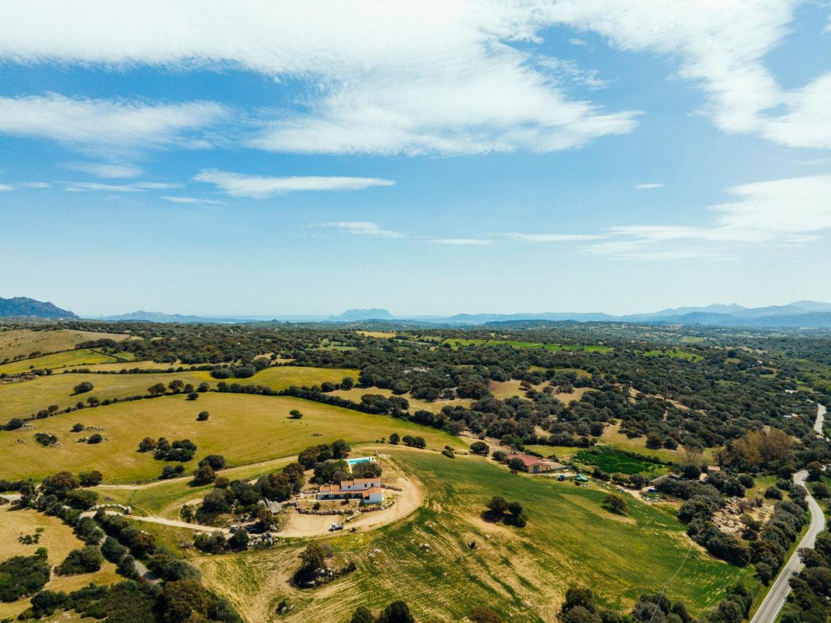 Agriturismo Bed And Breakfast Tanca Taroni Telti ภายนอก รูปภาพ