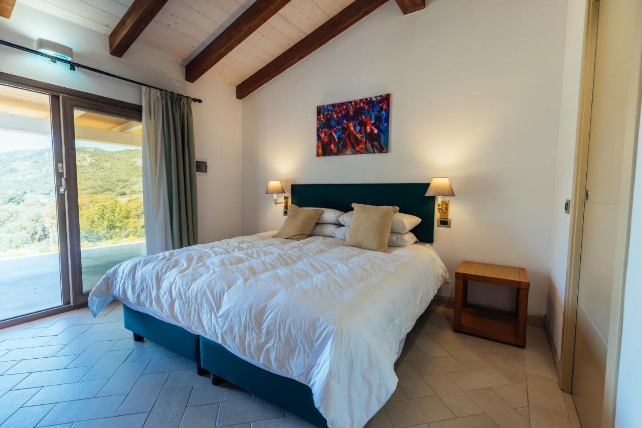 Agriturismo Bed And Breakfast Tanca Taroni Telti ภายนอก รูปภาพ