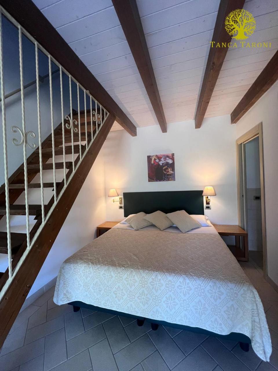 Agriturismo Bed And Breakfast Tanca Taroni Telti ภายนอก รูปภาพ