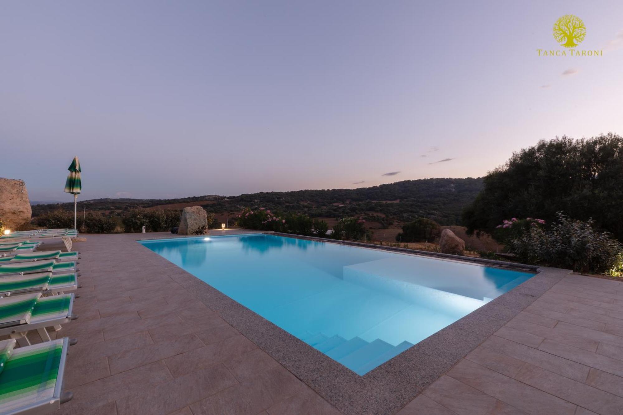 Agriturismo Bed And Breakfast Tanca Taroni Telti ภายนอก รูปภาพ