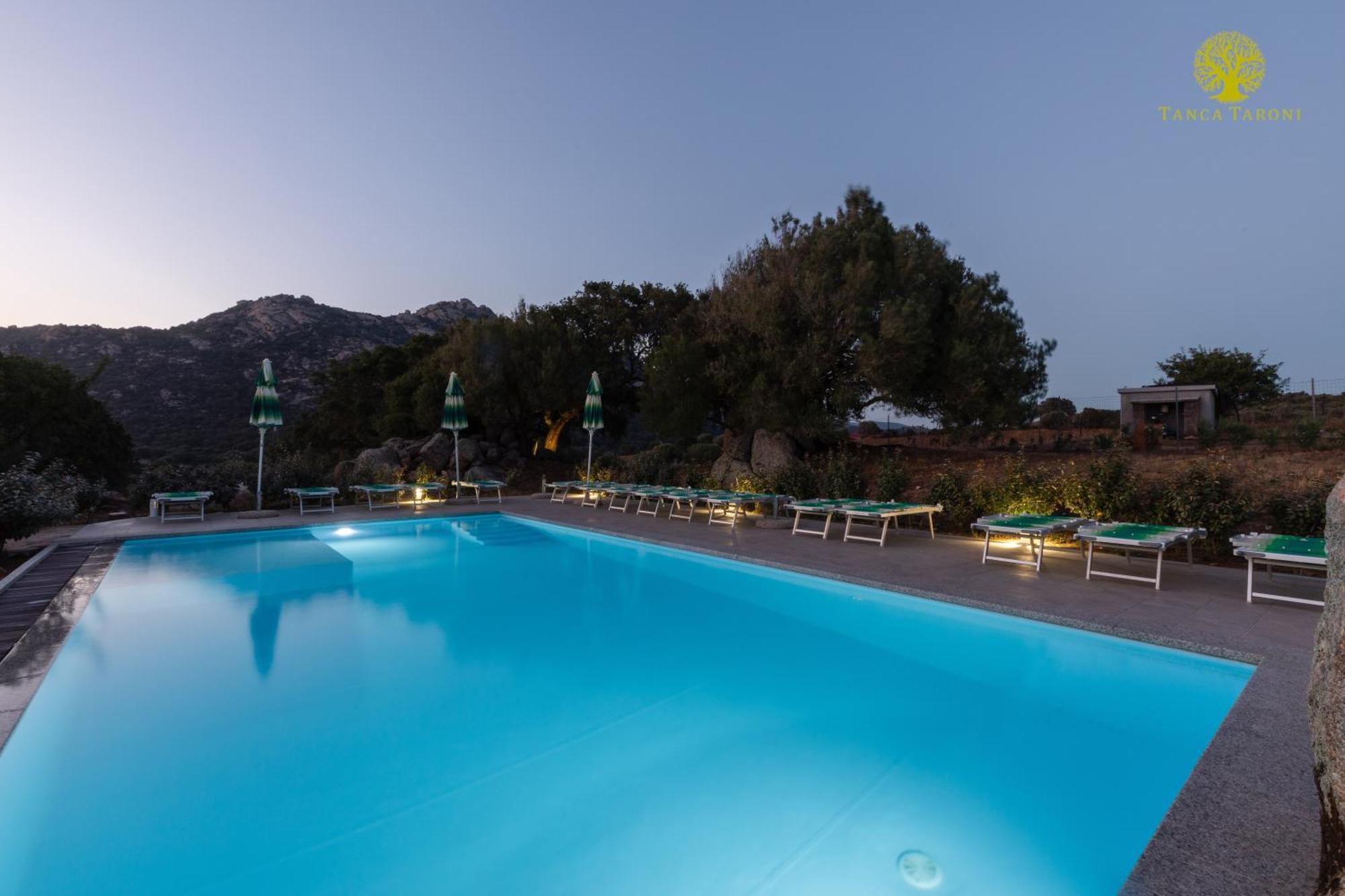 Agriturismo Bed And Breakfast Tanca Taroni Telti ภายนอก รูปภาพ