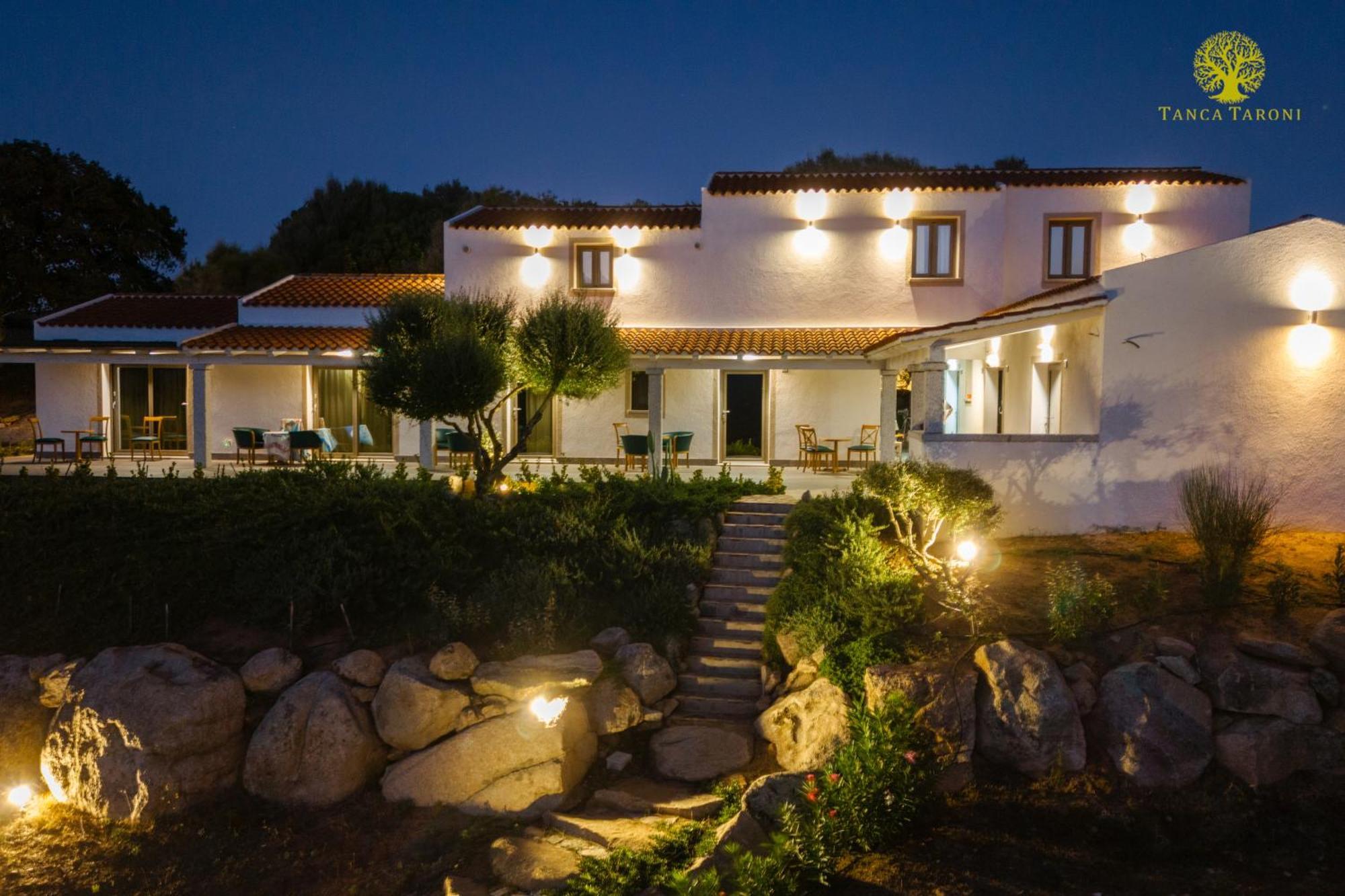 Agriturismo Bed And Breakfast Tanca Taroni Telti ภายนอก รูปภาพ
