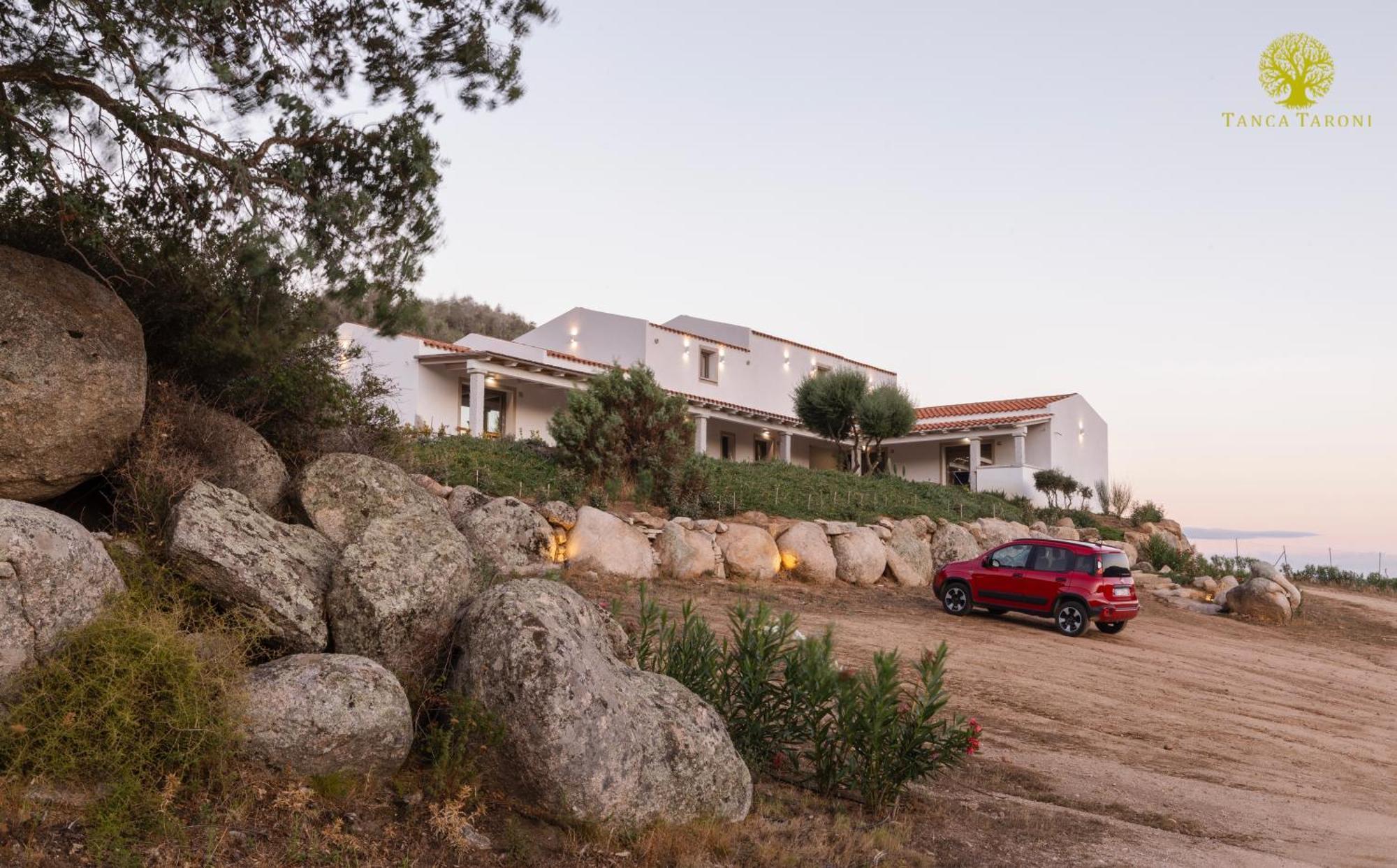 Agriturismo Bed And Breakfast Tanca Taroni Telti ภายนอก รูปภาพ