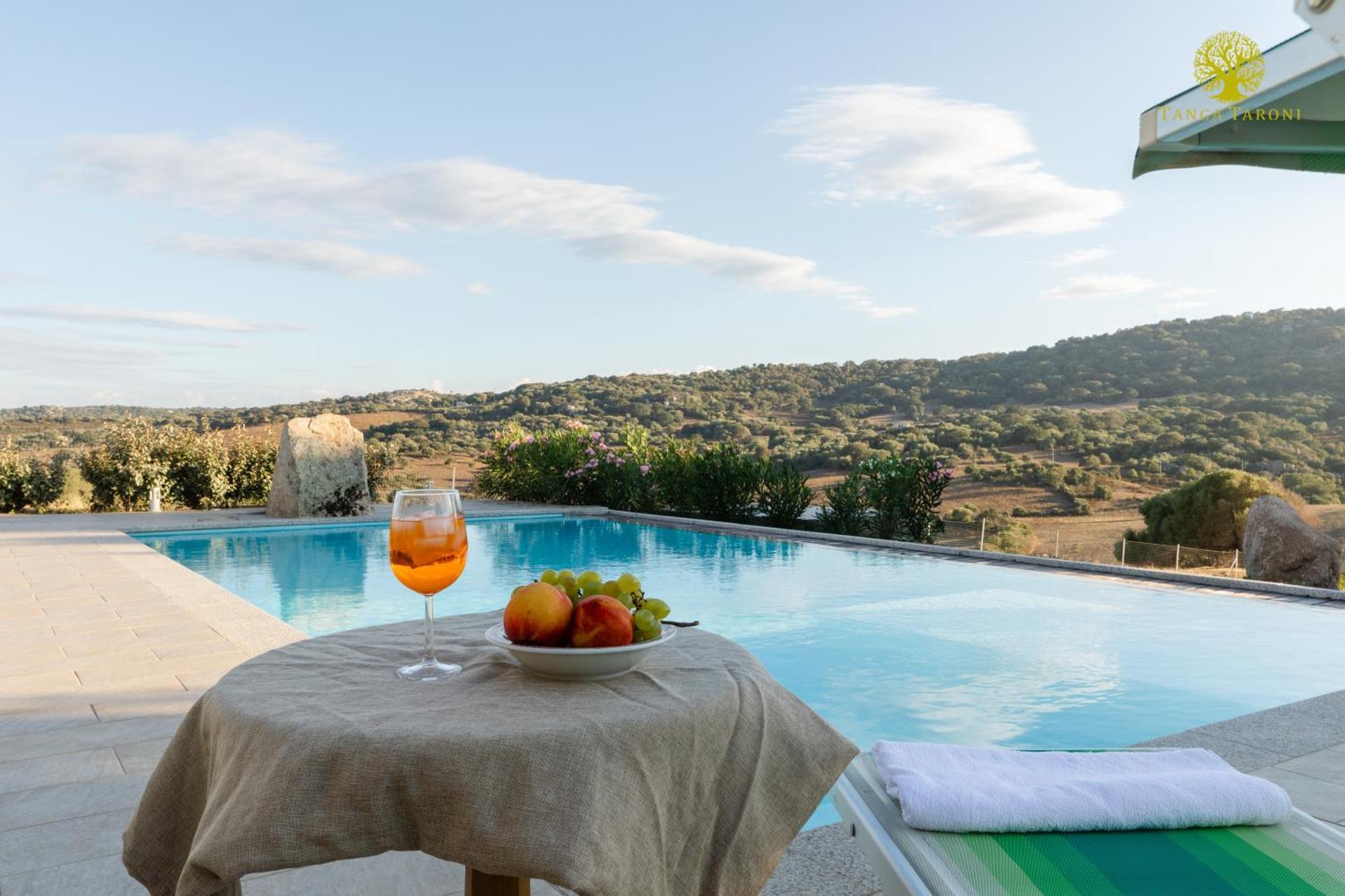 Agriturismo Bed And Breakfast Tanca Taroni Telti ภายนอก รูปภาพ