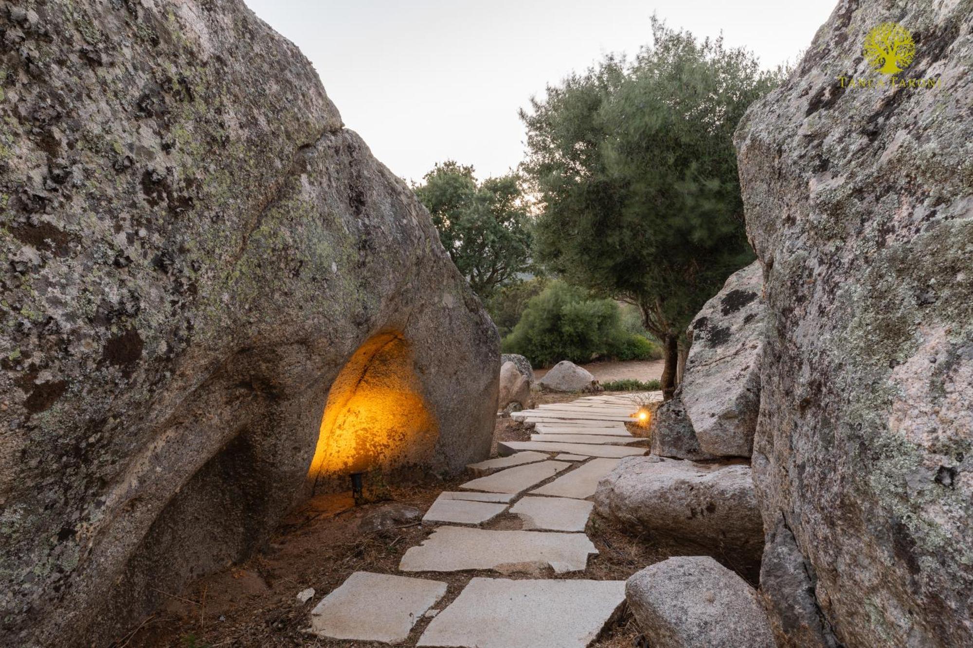 Agriturismo Bed And Breakfast Tanca Taroni Telti ภายนอก รูปภาพ