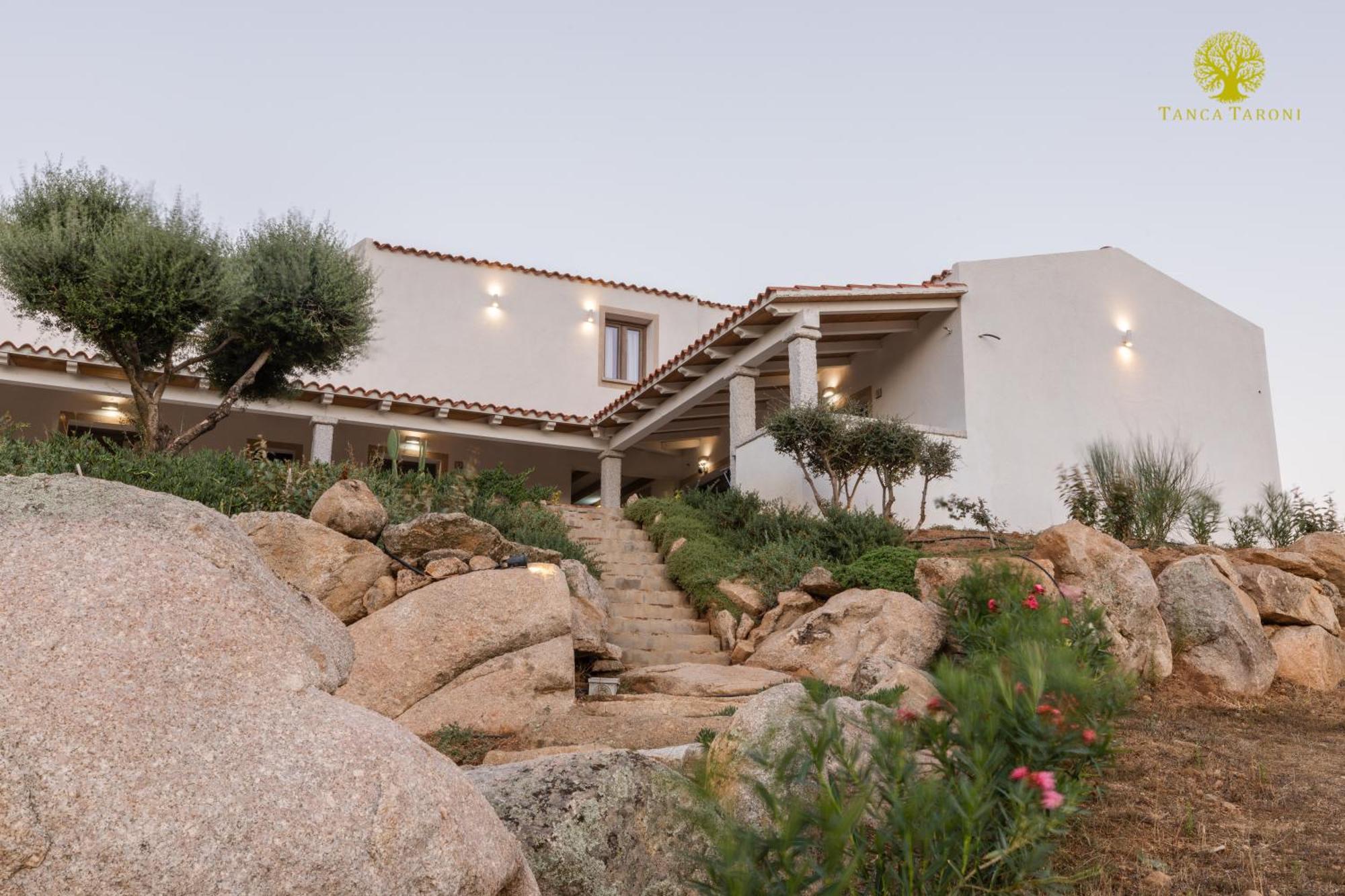 Agriturismo Bed And Breakfast Tanca Taroni Telti ภายนอก รูปภาพ
