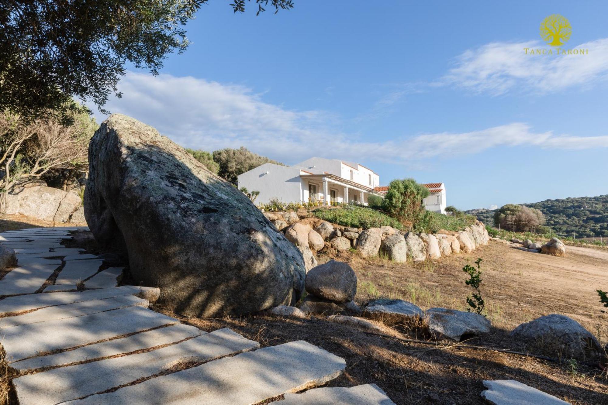 Agriturismo Bed And Breakfast Tanca Taroni Telti ภายนอก รูปภาพ