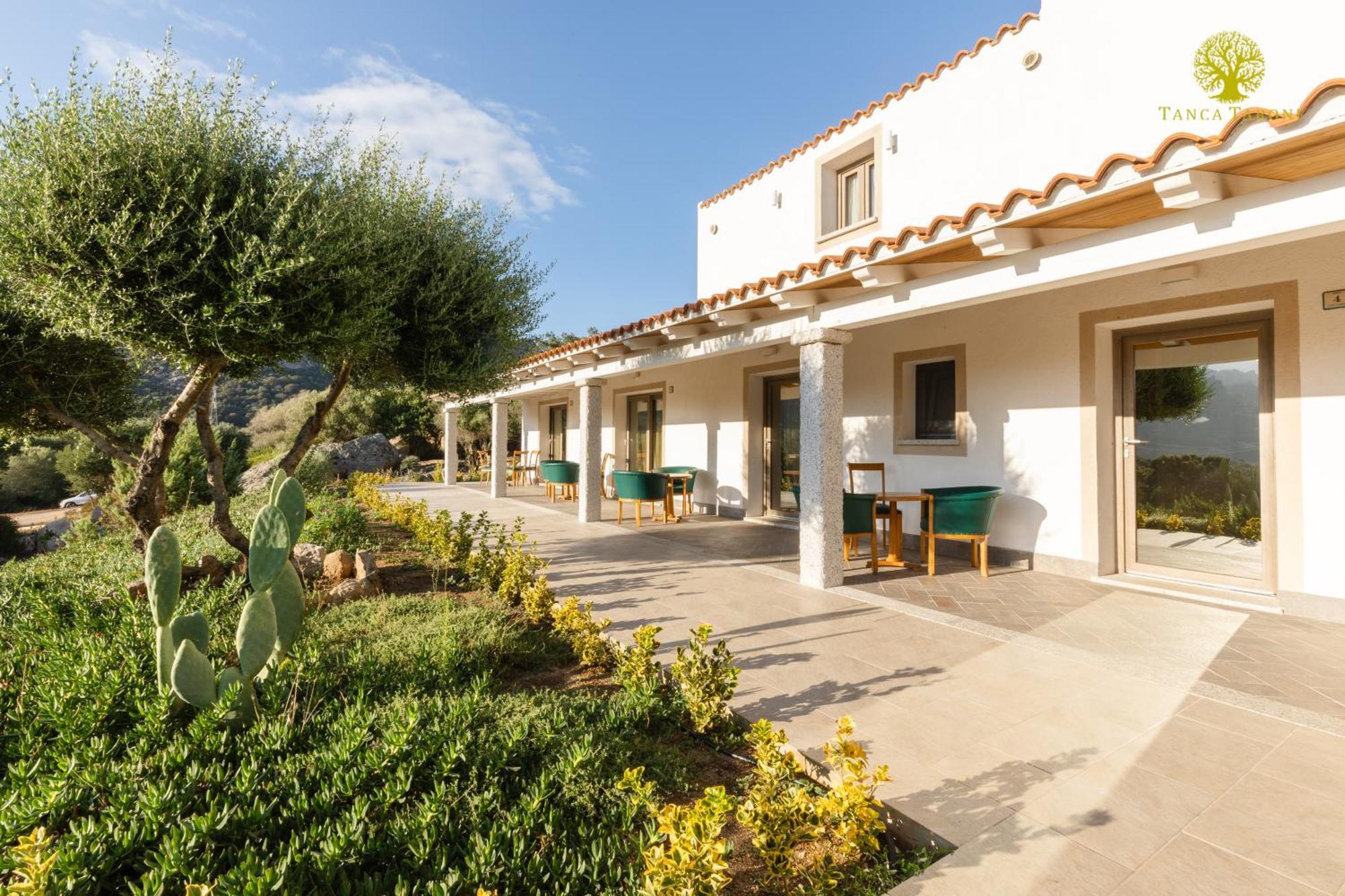 Agriturismo Bed And Breakfast Tanca Taroni Telti ภายนอก รูปภาพ