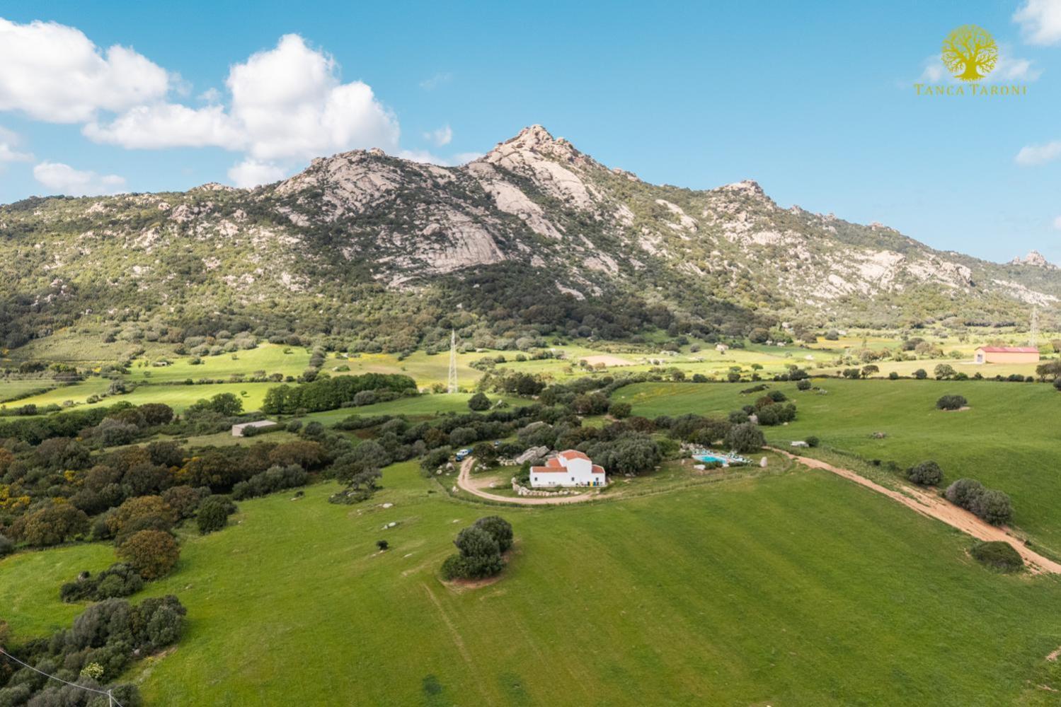 Agriturismo Bed And Breakfast Tanca Taroni Telti ภายนอก รูปภาพ
